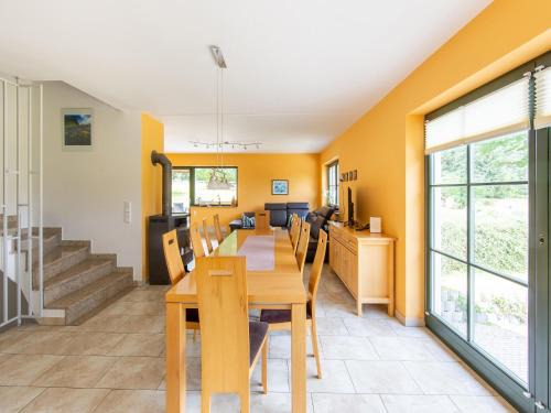 Friedrichshoehe House | Forest Escape with Terrace, cleaning included