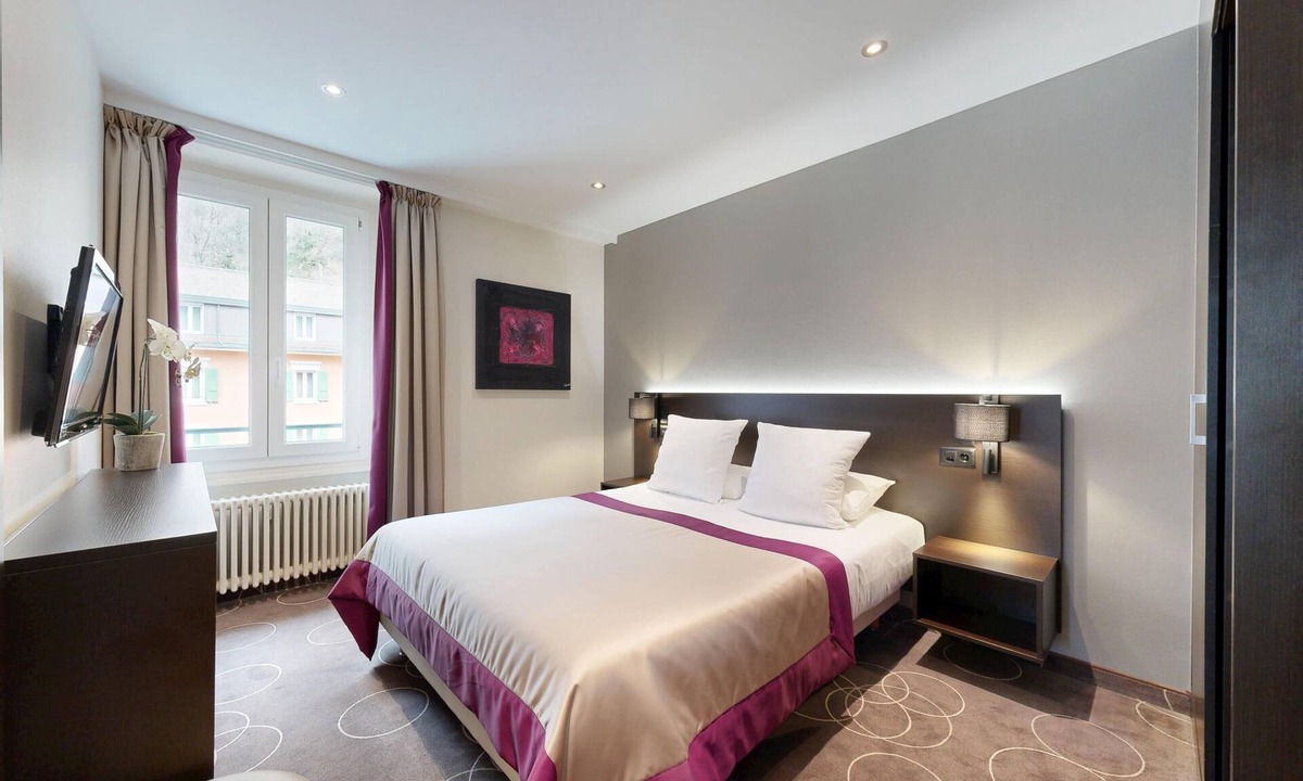Lavey-Morcles Hotel | Grand Hôtel des Bains de Lavey