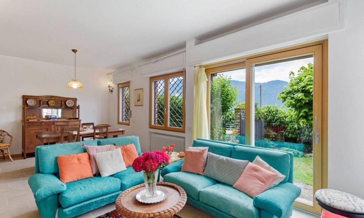 Cernobbio Apartment | GuestHost - Charming and bright flat for 5 people in Cernobbio, in the hamlet of Rovenna, on the way up to mount Bisbino.The apartment, furnished with vintage and modern furniture, comes with private parking and enjoyable outdoor spaces, like the pergola