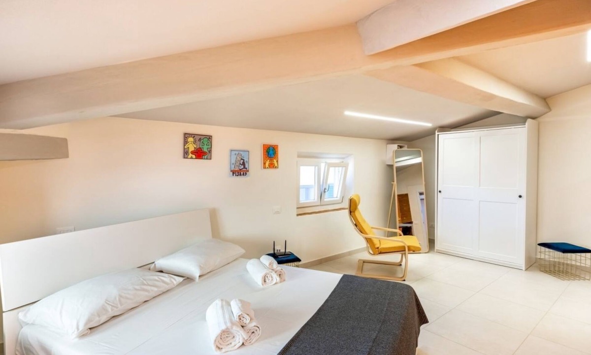 San Francesco Apartment | GuestHost - Cozy apartment of about 40 square meters, completely renovated, perfect for 2 people, located on the fourth floor of a 12th century building protected by the Superintendency. The property is located in a central position (Traffic-Restricted A