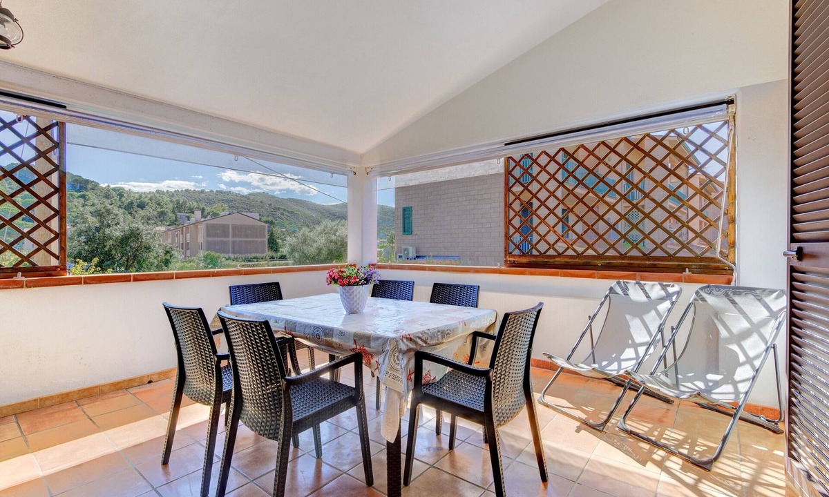 Marina di Campo House | Holiday Home 'Appartamento Marisol Trilo' with Private Terrace, Wi-Fi and Air Conditioning