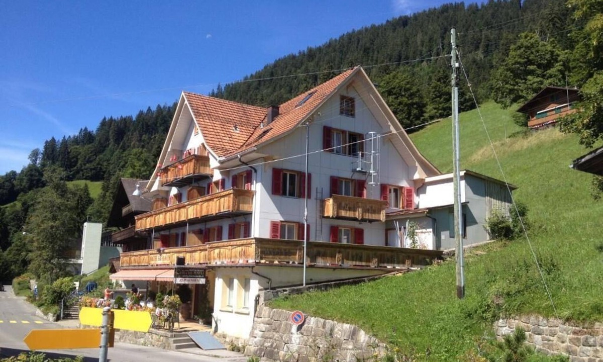Sundlauenen Apartment | Hotel Sterne - Family suite with Balcony