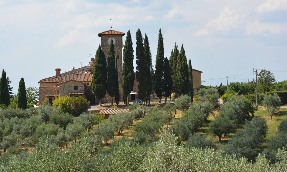Montespertoli House | House with character in typical medieval borgo on the Chianti Classico hills