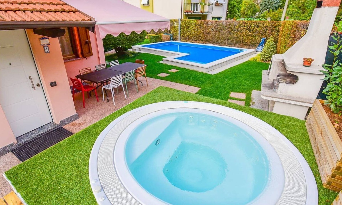 Valbrona House | Jane e Jolie Haus privates Schwimmbad und Jacuzzi by Interhome