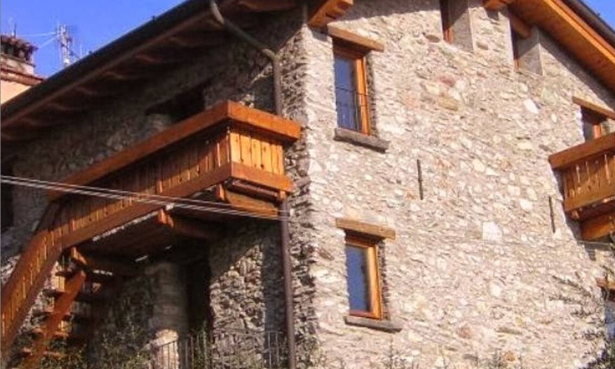 Cremia House | La Pace: the paradise of relax, 3 terraces lake view and a fireplace