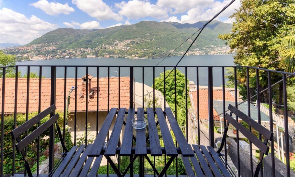 Blevio Apartment | Lake View in Blevio (La Dolce Vista)