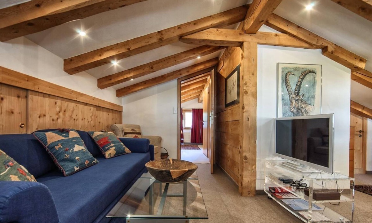 Arosa Ski Chalet | Large and unique Flöka Hus