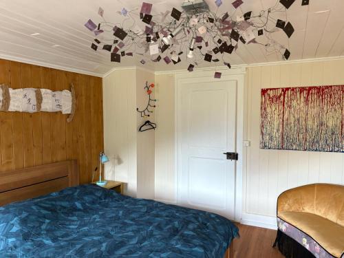 Aigle Bed & Breakfast | Le cabinet de curiosités de Natacha
