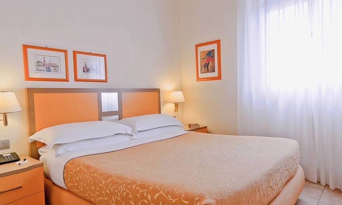 Zona XXX Castel Fusano Apartment | Long Stay Monthly Apartment I Triangoli with backyard garden