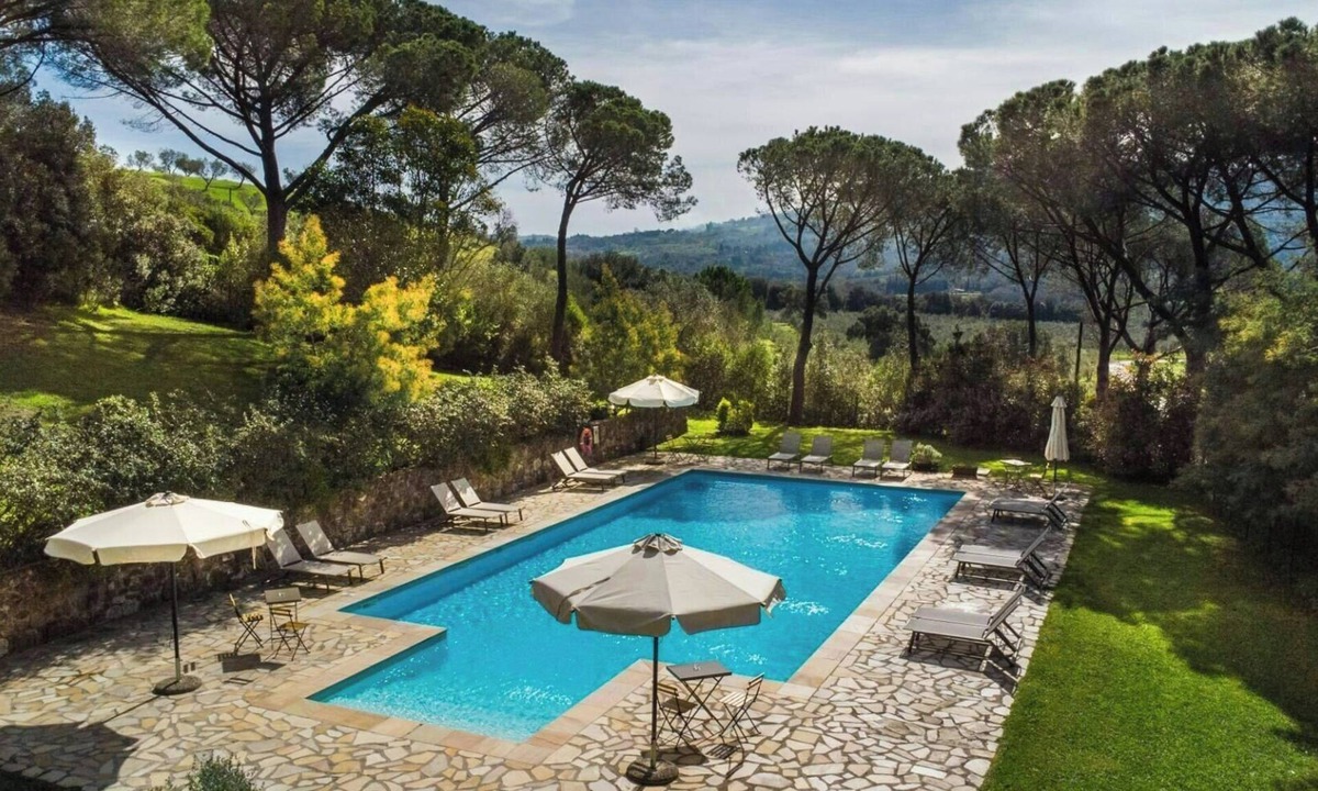 Massa Marittima Apartment | Lovely flat with garden and pool in Tuscan Maremma