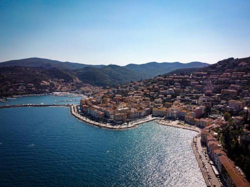 Porto Santo Stefano Apartment | Monolocale mansarda a Porto Santo Stefano Argentario