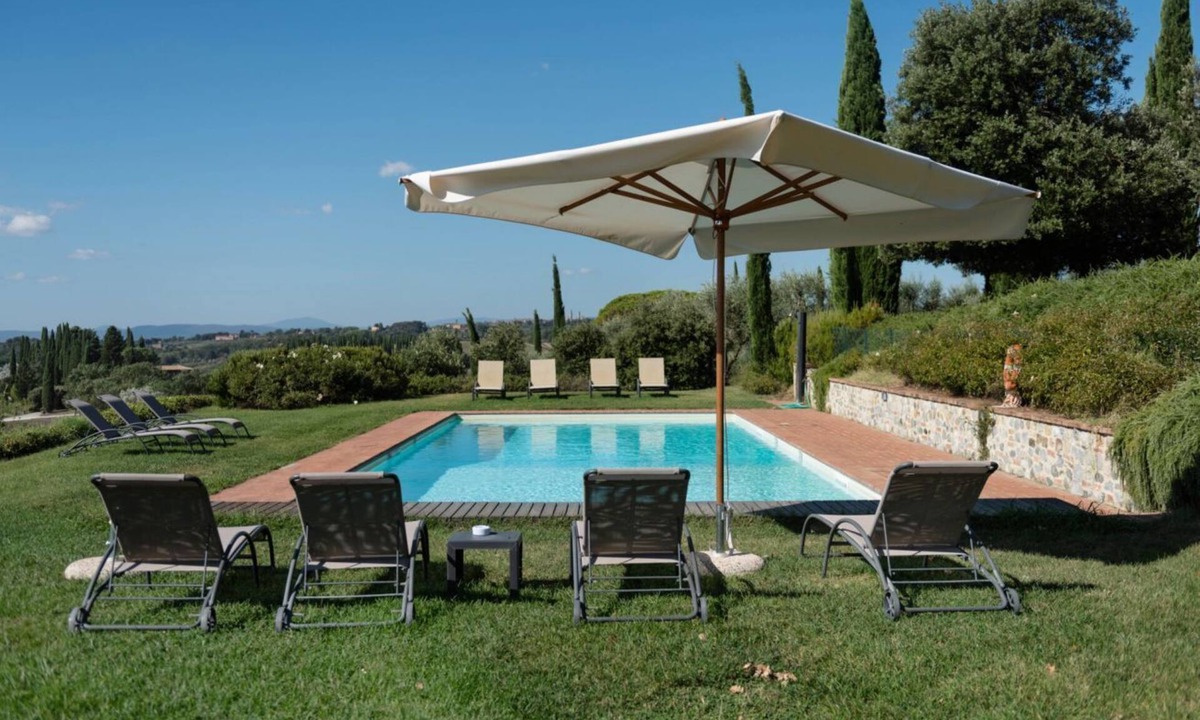 Siena Villa | My Exclusive Italy - Villa Majestic Tuscany with Infinity Pool & Lush Garden