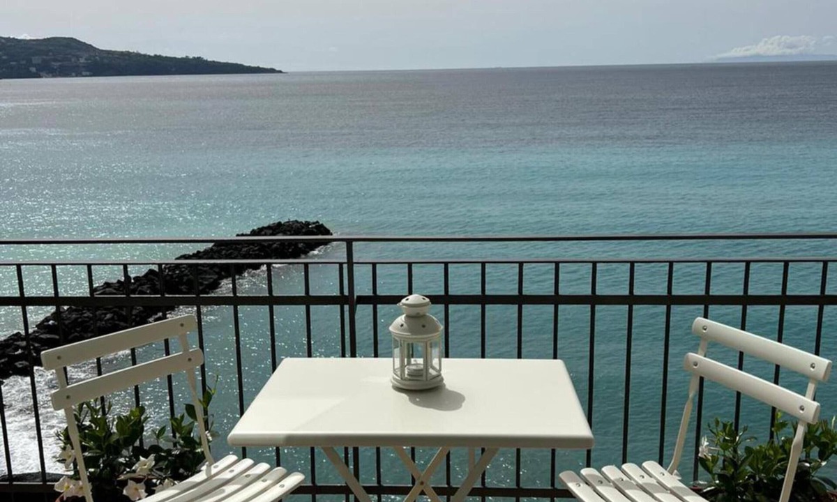 Meta Apartment | One bedroom apartment with terrace and sea view