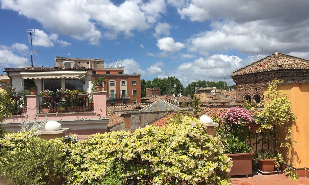 Trastevere Apartment | PENTHOUSE with PANORAMIC PRIVATE ROOF TERRACE, Old Historical centre, Trastevere