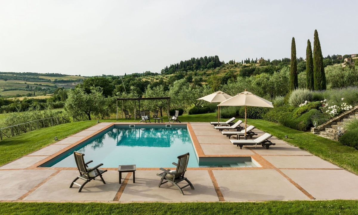 San Casciano dei Bagni Villa | Private Villa with private pool, hot tub, A/C, WIFI, TV, patio, pets allowed, panoramic view