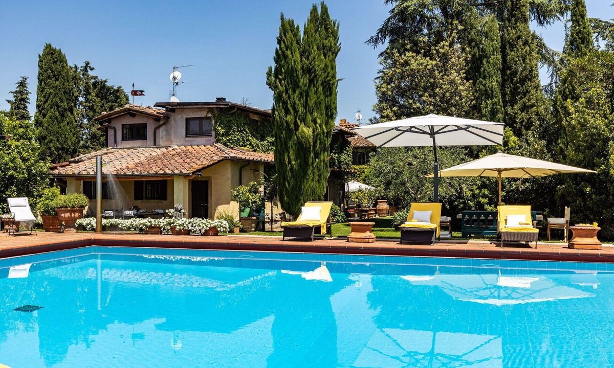 Figline e Incisa Valdarno Villa | Private Villa with hot tub, private pool, A/C, WIFI, sauna, TV, patio, close to Greve In Chianti
