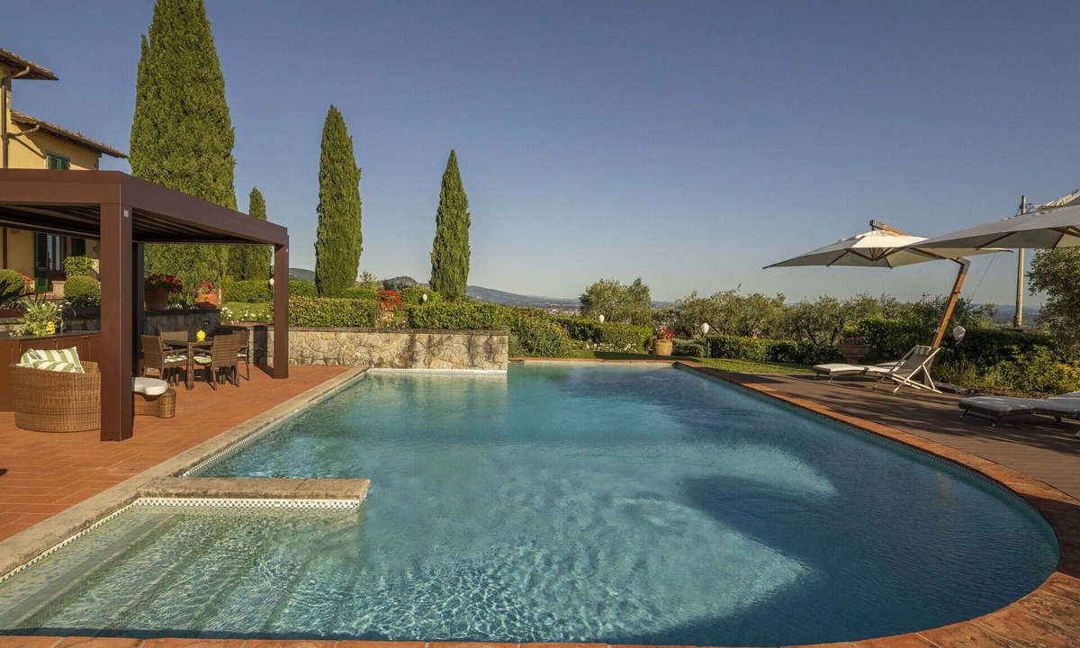Massa e Cozzile Villa | Private Villa with private pool, sauna, WIFI, hot tub, A/C, TV, patio, pets allowed, panoramic view