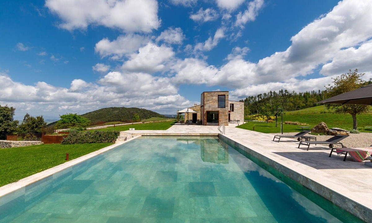 Volterra Villa | Private Villa with private pool, A/C, hot tub, WIFI, patio, pets allowed, close to San Gimignano