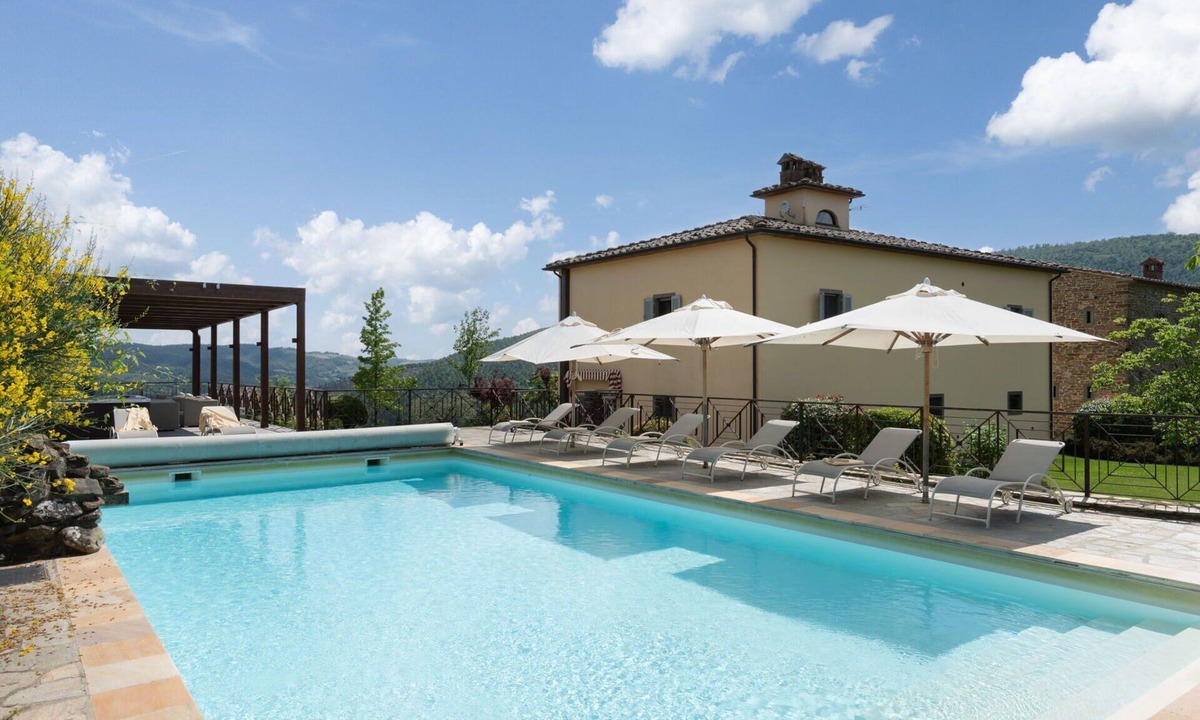Subbiano Villa | Private Villa with WIFI, A/C, hot tub, private pool, TV, patio, panoramic view, close to Arezzo