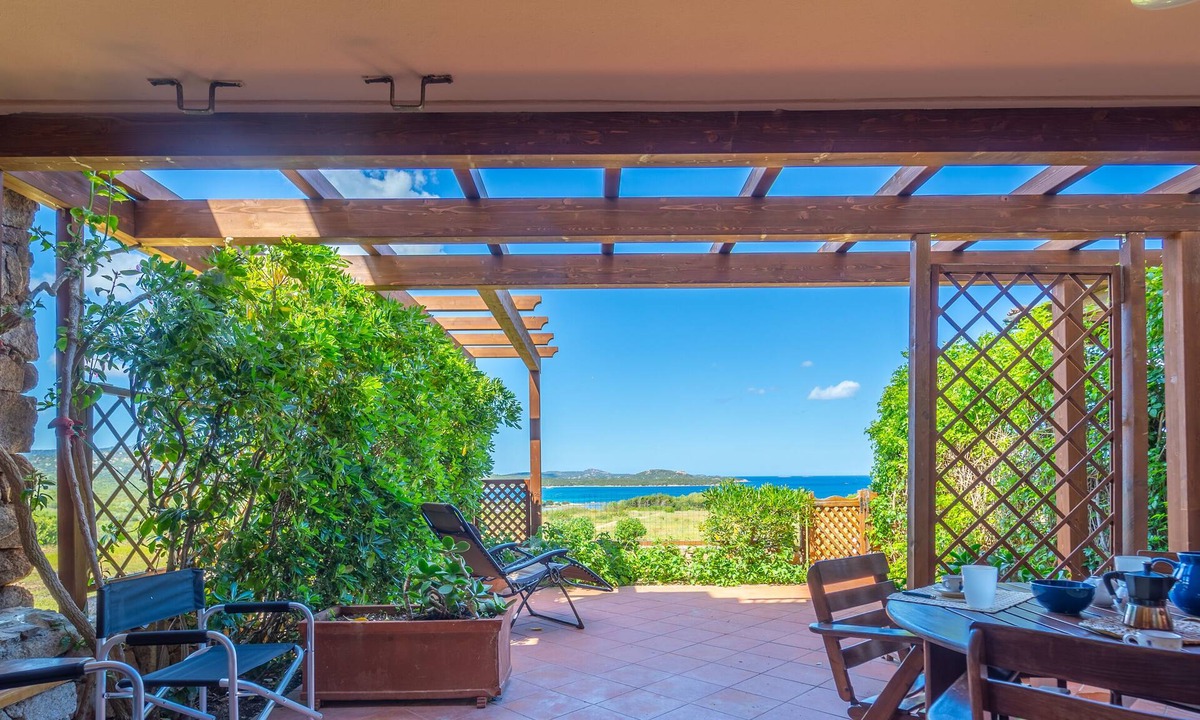 Portisco Apartment | Rena Bianca Flat - 5 mins from the beach with WiFi