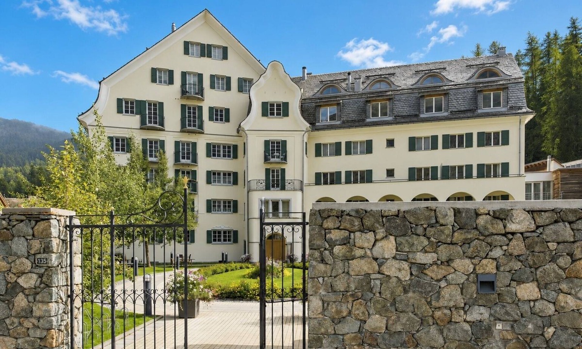 Sils-Maria Apartment | Residenza Alpenrose 24 – Bright flat with lake views & prime location