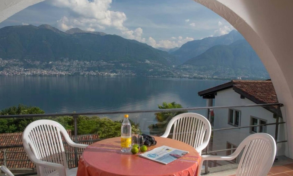 Vira Apartment | Residenza Viramonte - Casa Bianca, Wohnung 13 by Interhome