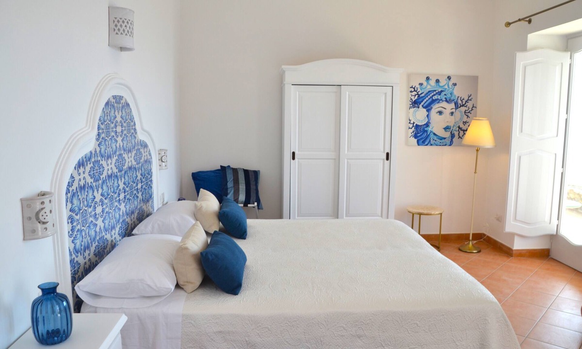 Laurito Hotel | Romantic Suite with terrace sea view and free parking