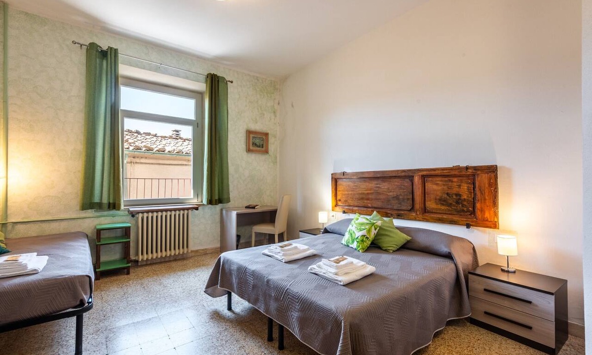 Montieri Apartment | Room 'Erbe Aromatiche - Poggio Alla Luna' with Wi-Fi