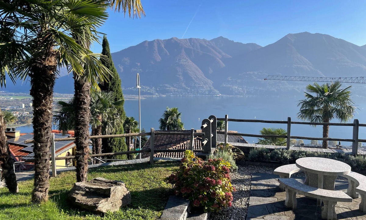 Brione sopra Minusio House | Rustico with marvellous view over the lake