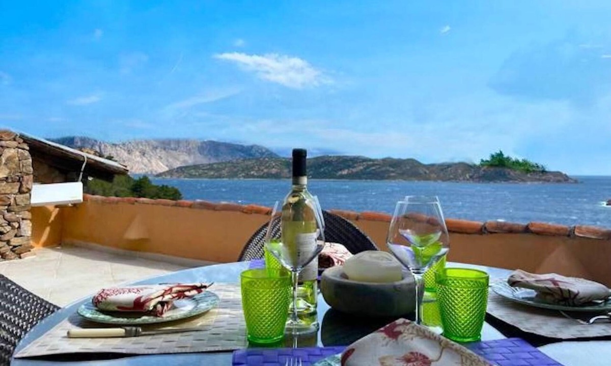 Capo Coda Cavallo Apartment | SAN TEODORO PUNTA EST MAGNIFICO TRILOCALE VISTA MARE