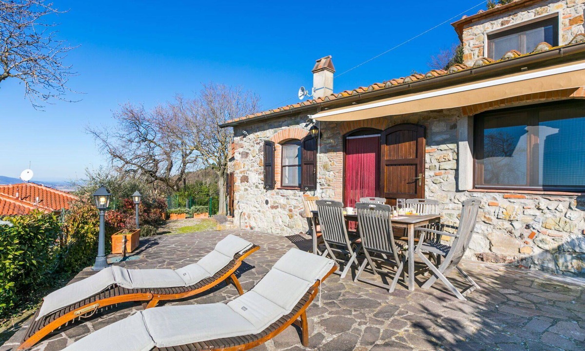 Castellina Marittima House | Stunning private villa for 6 people with WIFI, hot tub, terrace, pets allowed and panoramic view