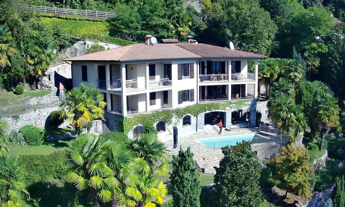 San Mamete Villa | Stunning private villa for 14 people with private pool, WIFI, TV, terrace and pets allowed
