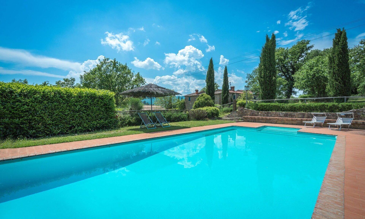 Bucine Villa | Stunning private villa with private pool, WIFI, patio, pets allowed and panoramic view