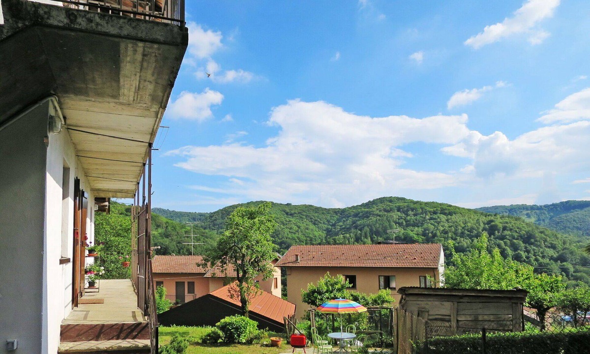 Armeno House | Stunning private villa for 4 people with WIFI, TV, patio and pets allowed