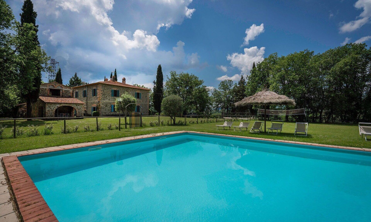 Bucine Villa | Stunning private villa with A/C, private pool, WIFI, patio, pets allowed and panoramic view