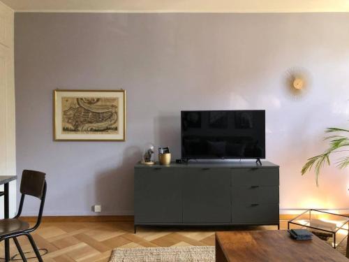 Old City of Bern Apartment | Sunny Old Town Flat-Walk Everywhere-Sleeps 4