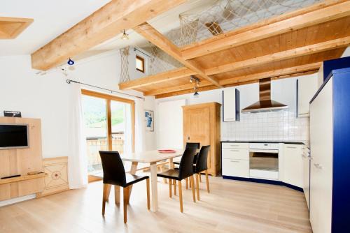 Vals Apartment | Terra Berni Stilvolle Dachwohnung für 4 im Thermenort Vals