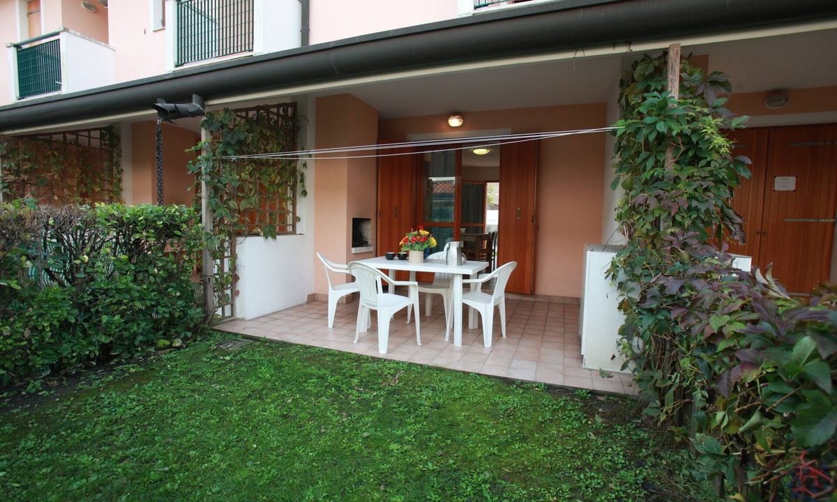 Rosapineta Villa | Terraced house with garden and porch