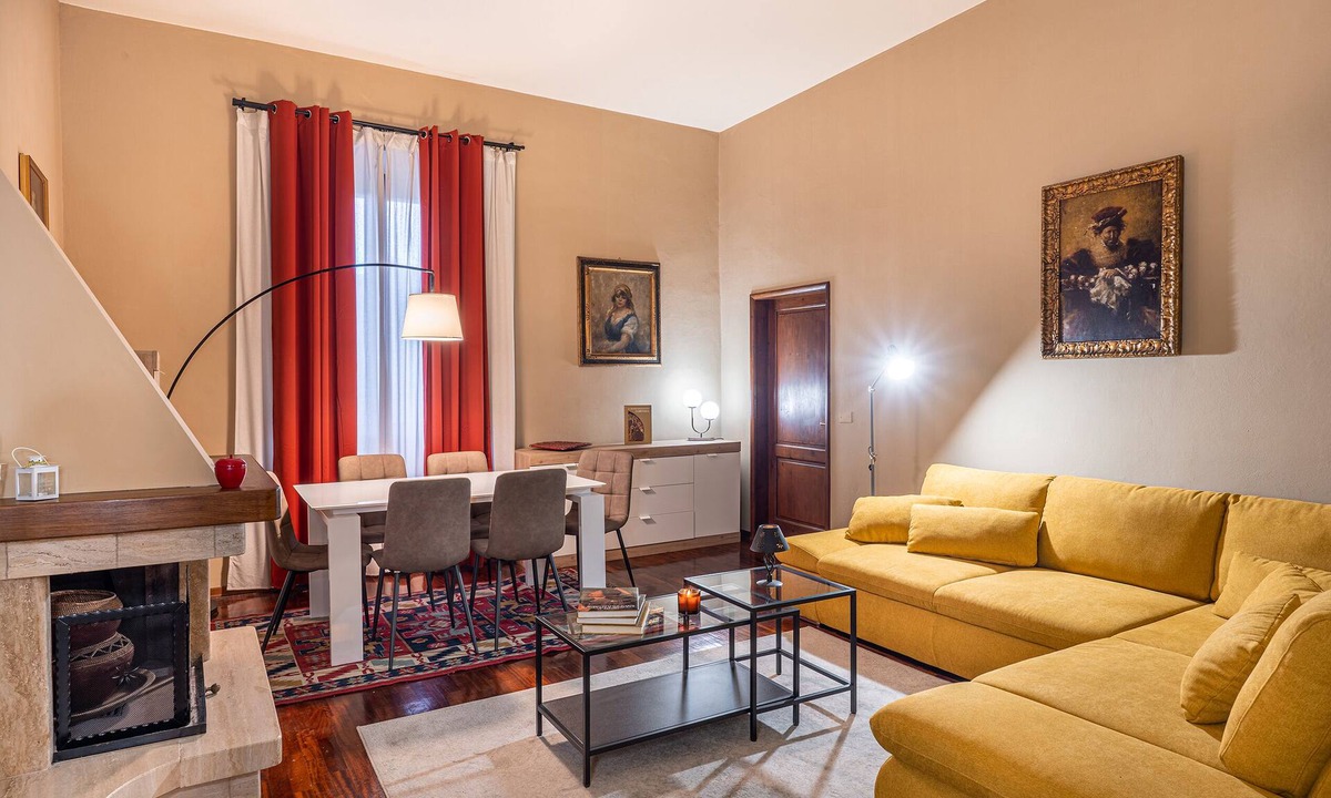 Arezzo Apartment | The downtown apartment 90 sqm " Ludyta House" free WiFi connection