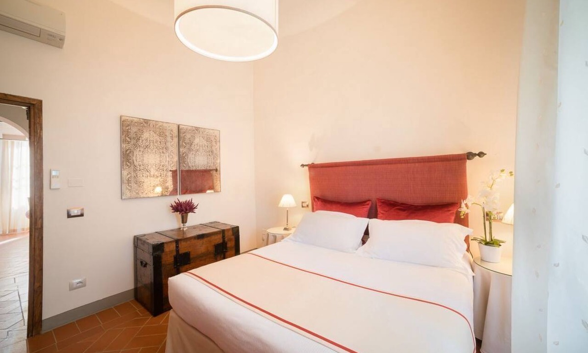 San Gersole-Torre Rosse House | The Leonardo Apartment, at the second floor, consist of a large living room and one spacious master double bedroom, a mezzanine with a queen-size bed, one bathroom with shower, and fully equipped kitchen with view on the surrounding countryside.The suite