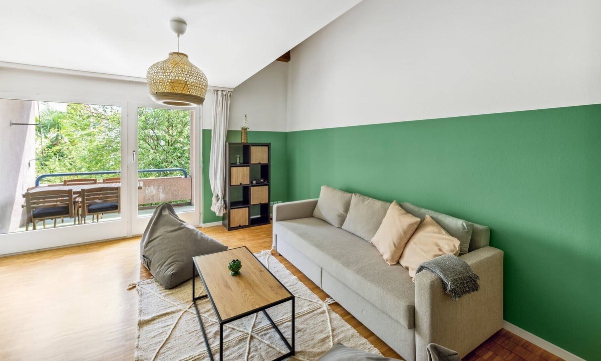 Hirslanden Apartment | Tranquil, Spacious Flat: 10' to Lake & Downtown