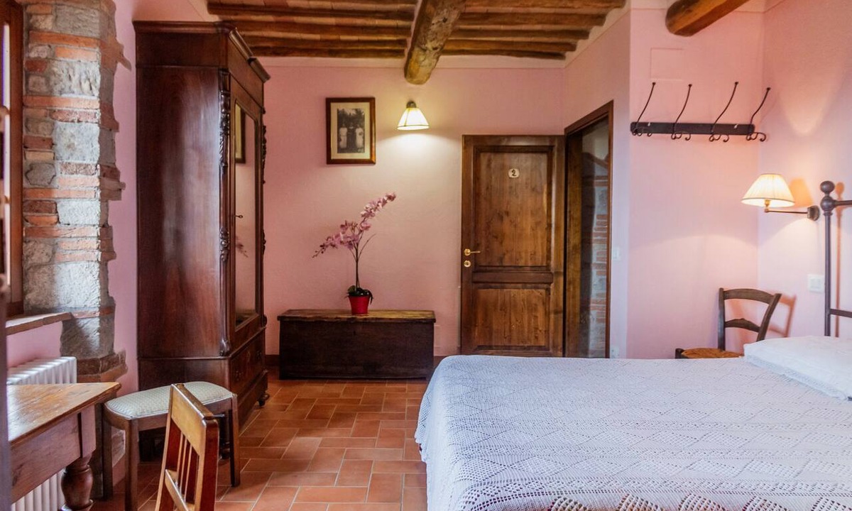 Torniella Apartment | Uva Spina – Intimate Double Room with Val di Farma View