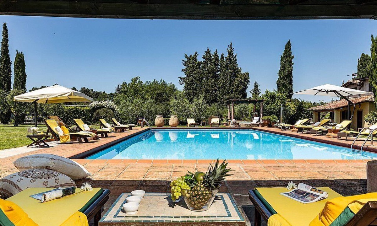 Figline e Incisa Valdarno Villa | Villa Andressa Grande: A spacious and welcoming age-old estate in the characteristic style of the Tuscan countryside, with Free WI-FI.