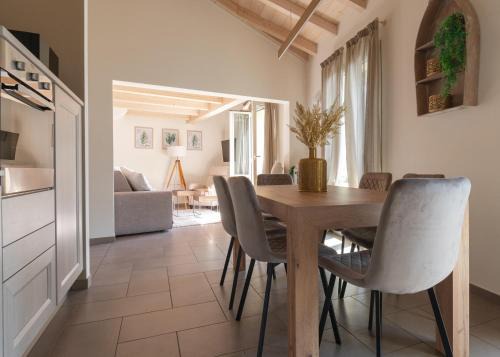 Colmegna Apartment | Villa Dolce by Villa Porta Collection