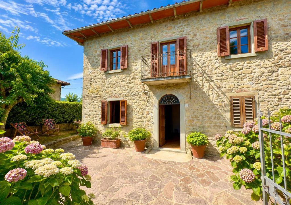 Chitignano Villa | Villa Fiorita tra le Colline del Casentino
