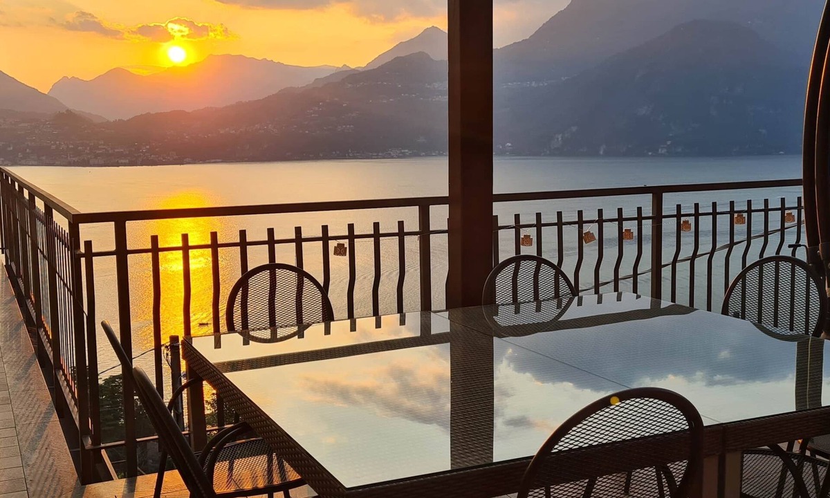 Perledo Villa | Villa gli Ulivi Bariloche Lake Como view Varenna