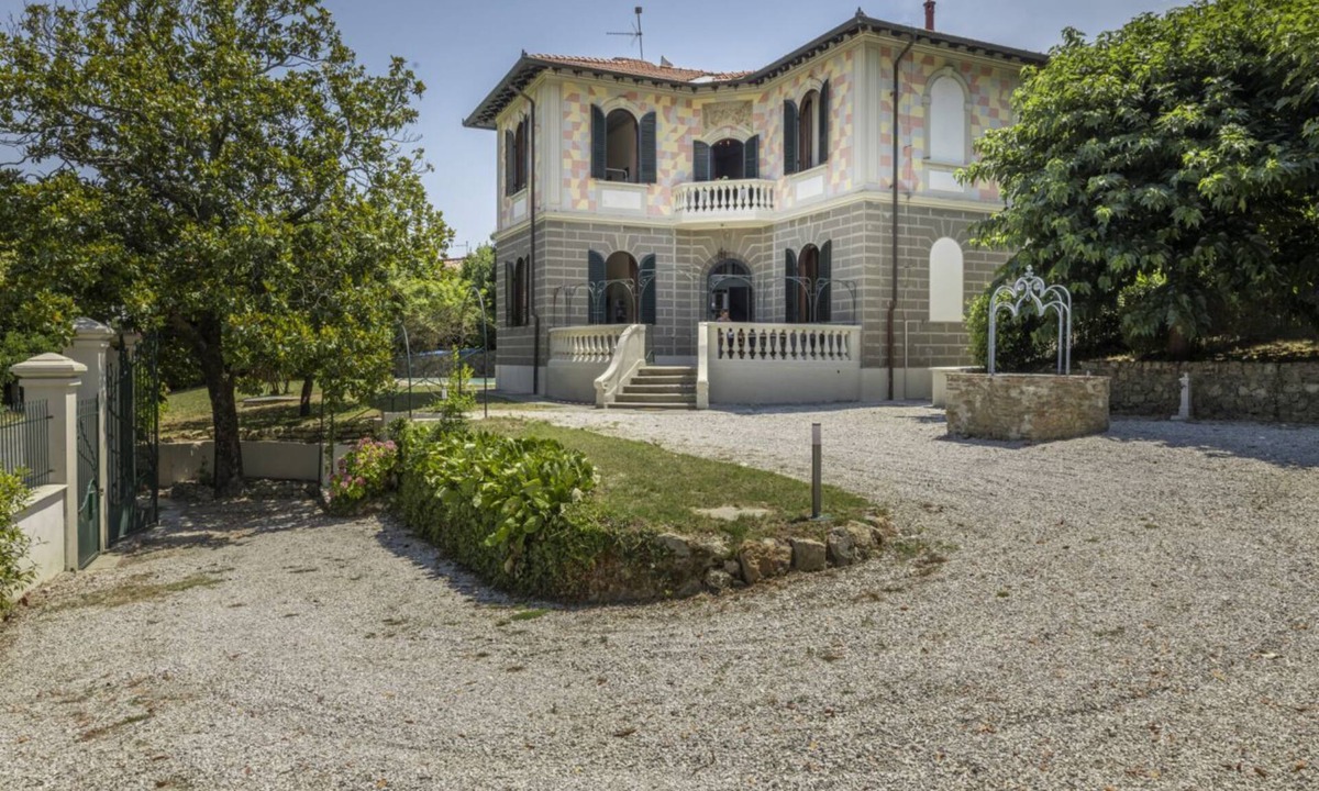 Parrana San Martino Villa | Villa Liberty: Historic Villa with Private Pool & Period Frescoes