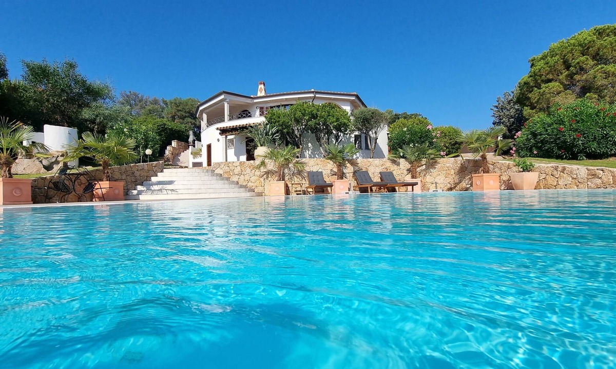 Badualga Villa | Villa LUNA ROSSA with Sea View, Pool, A/C, Wi-Fi, Garden, Terrace & Balcony