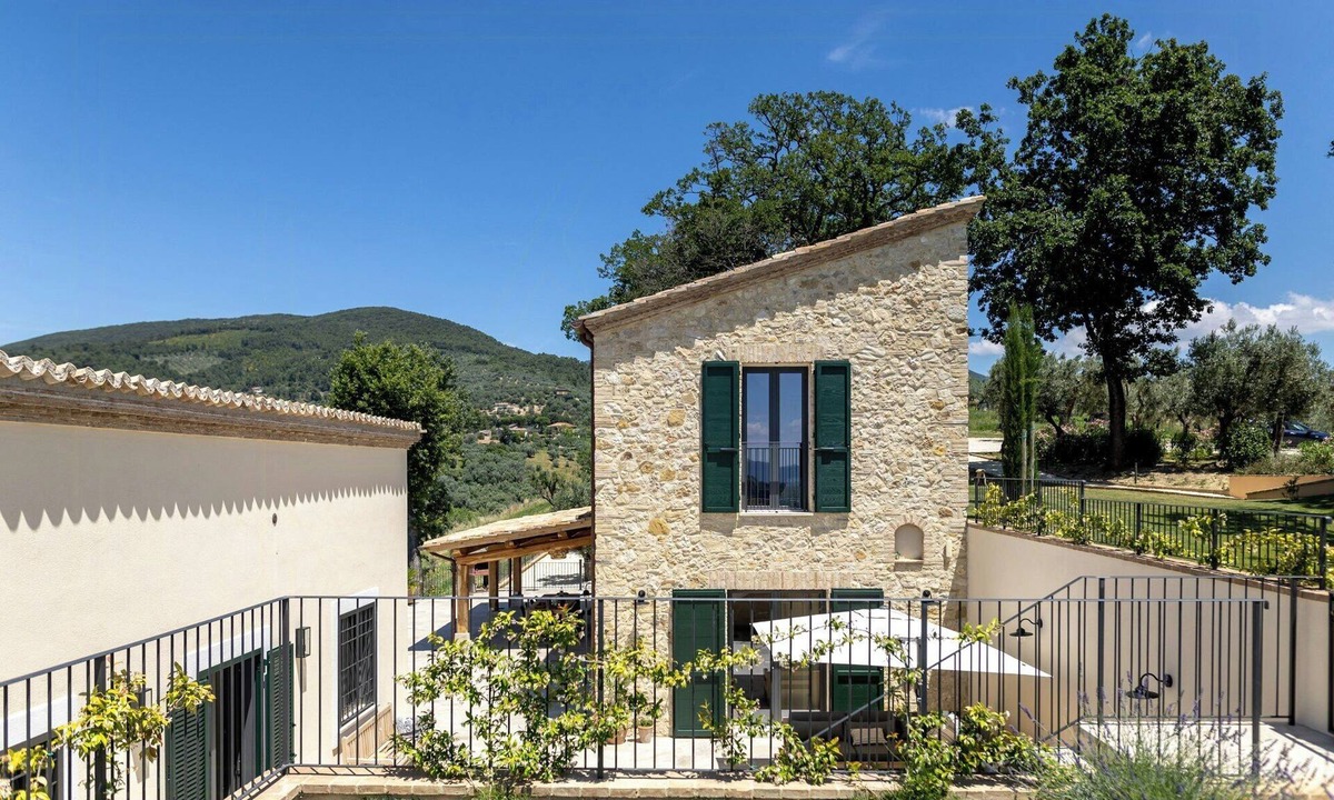 Montebuono House | Villa on wine estate north of Rome