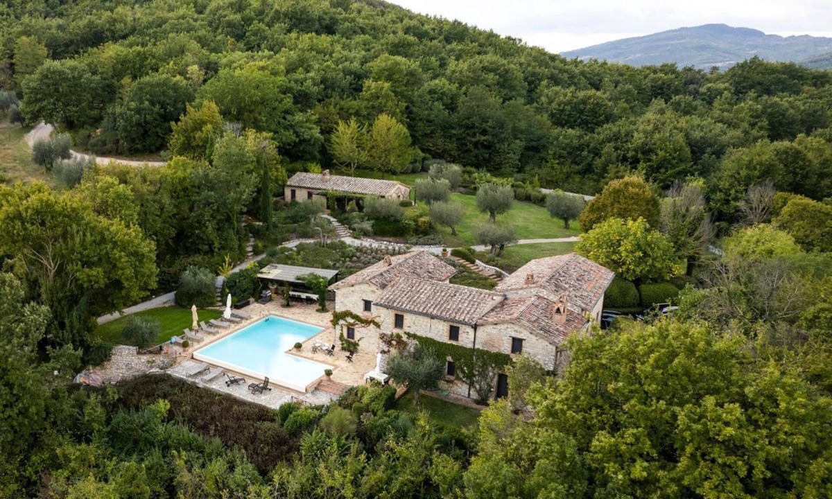 Montelovesco Villa | Villa Petroia - Six Bedroom Villa, Sleeps 12